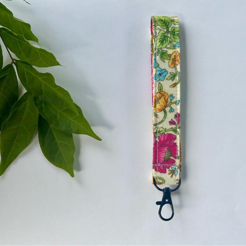 Handmade Keychain Wrislets - Picture 8 of 8